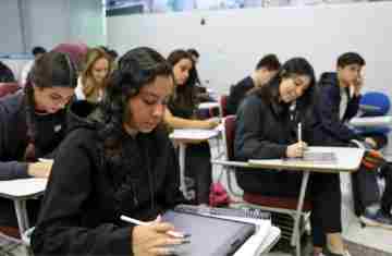 Conheça as regras para a prova de redação do Enem 2025 no domingo